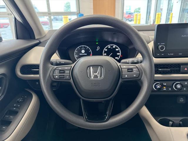 Photo of 2025 Platinum White Pearl Honda HR-V