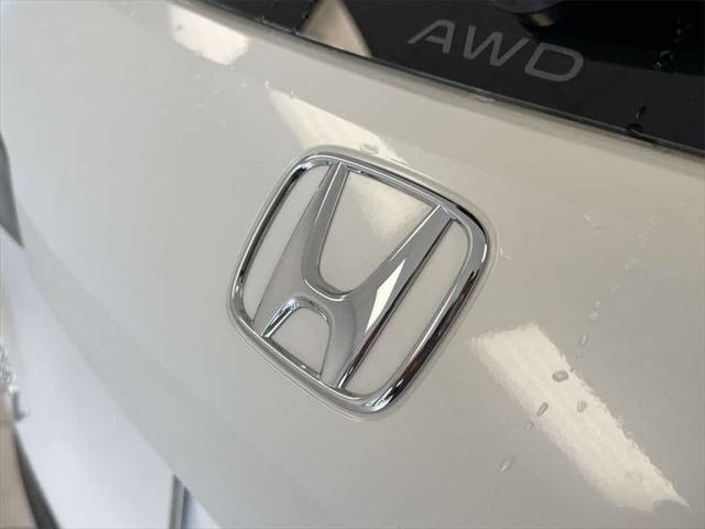 Photo of 2025 Platinum White Pearl Honda HR-V