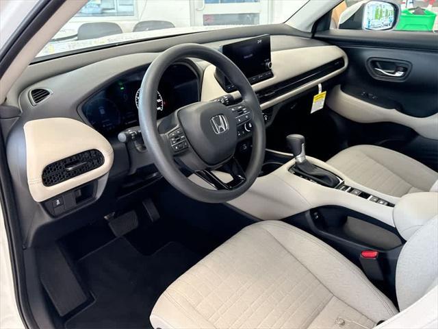 Photo of 2025 Platinum White Pearl Honda HR-V
