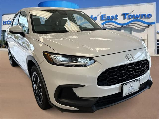 Photo of 2025 Platinum White Pearl Honda HR-V