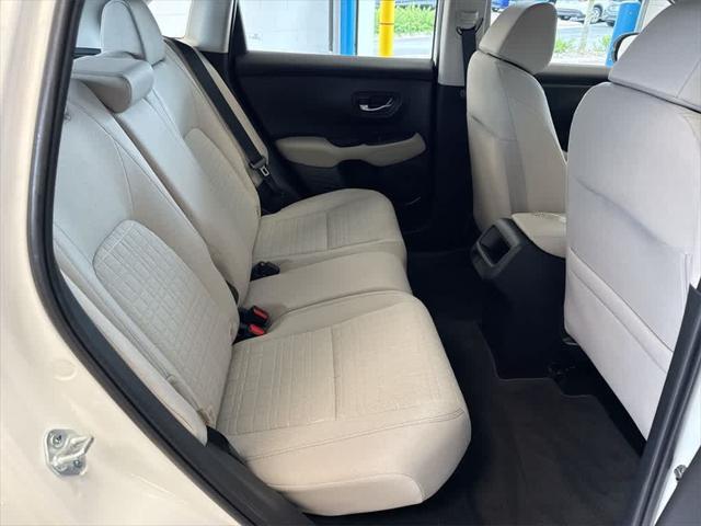 Photo of 2025 Platinum White Pearl Honda HR-V