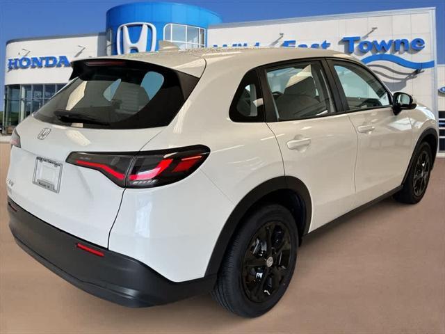 Photo of 2025 Platinum White Pearl Honda HR-V