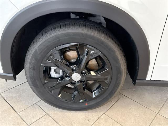 Photo of 2025 Platinum White Pearl Honda HR-V