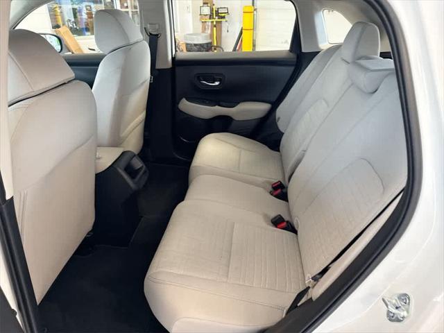 Photo of 2025 Platinum White Pearl Honda HR-V