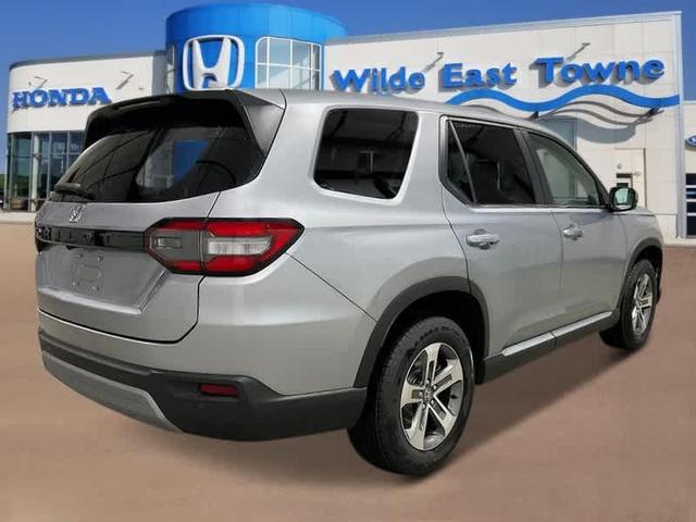 Photo of 2025 Lunar Silver Metallic Honda Pilot