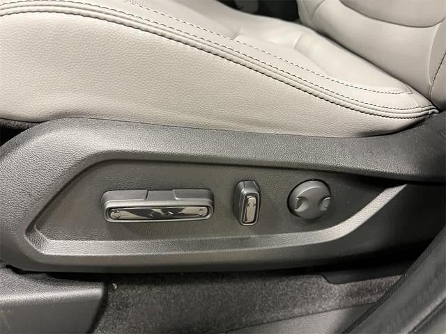 Photo of 2025 Lunar Silver Metallic Honda Pilot