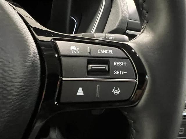 Photo of 2025 Lunar Silver Metallic Honda Pilot