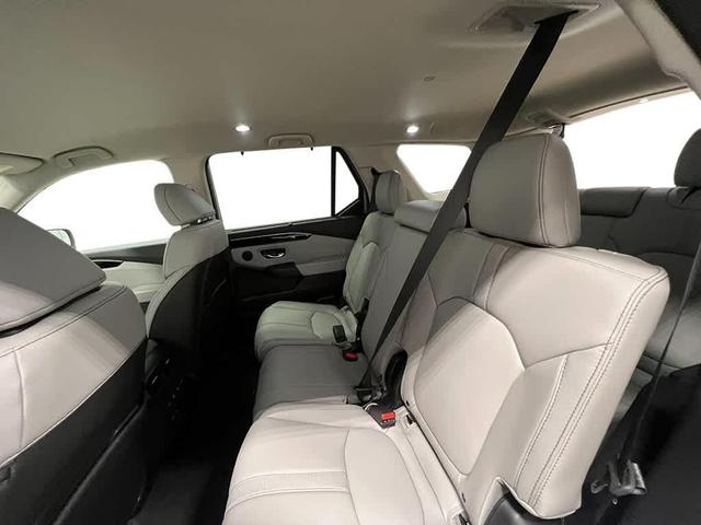 Photo of 2025 Lunar Silver Metallic Honda Pilot
