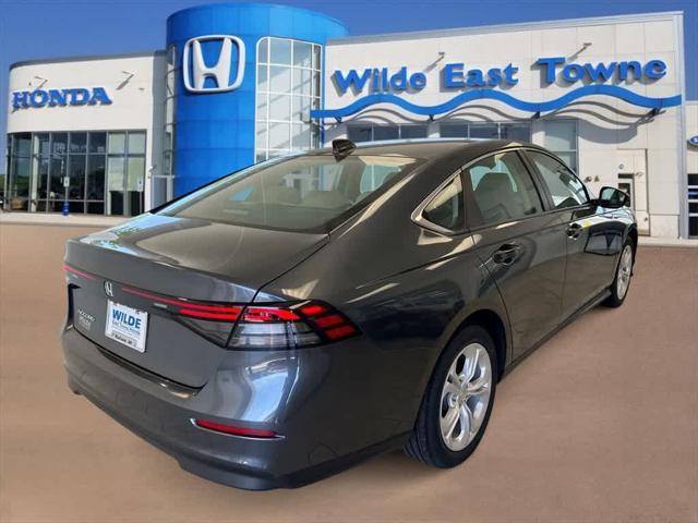Photo of 2025 Meteorite Gray Metallic Honda Accord