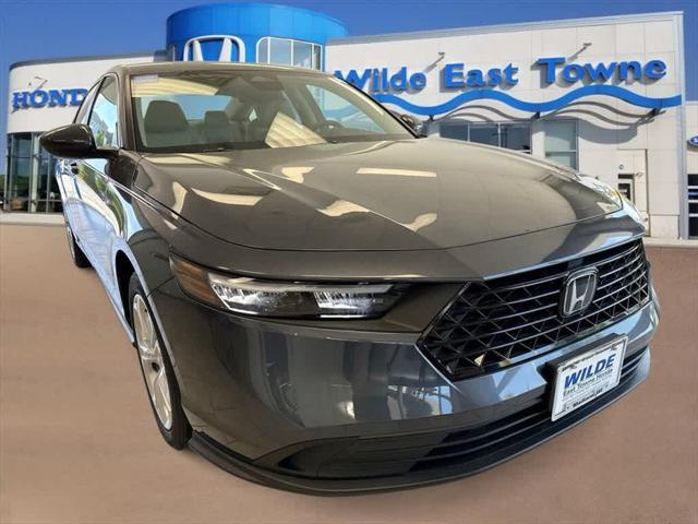 Photo of 2025 Meteorite Gray Metallic Honda Accord