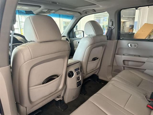 Photo of 2013 Obsidian Blue Pearl Honda Pilot