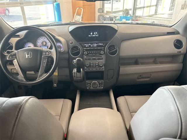 Photo of 2013 Obsidian Blue Pearl Honda Pilot