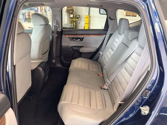 Photo of 2017 Obsidian Blue Pearl Honda CR-V