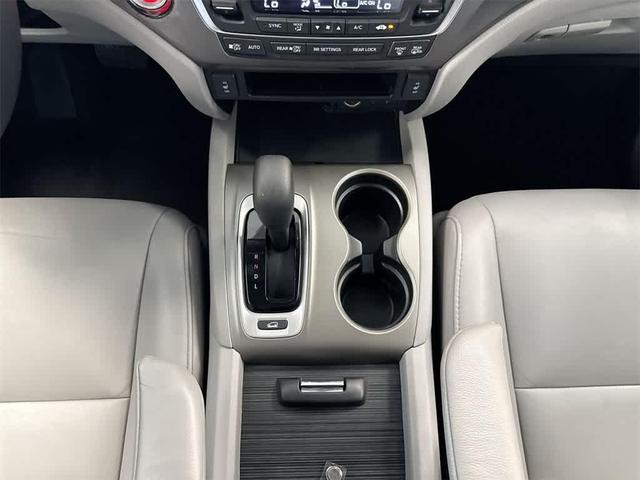 Photo of 2018 Black Honda Pilot