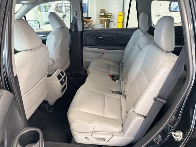 Photo of 2018 Black Honda Pilot