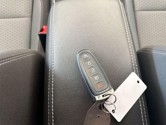 Photo of 2019 AGATE BLACK Ford Escape