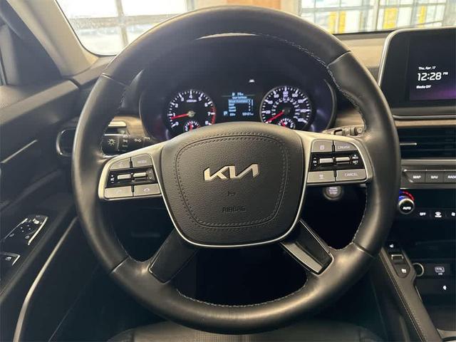 Photo of 2022 Ebony Black Kia Telluride