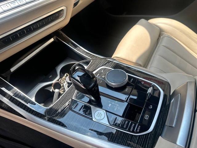 Photo of 2021 White BMW X7