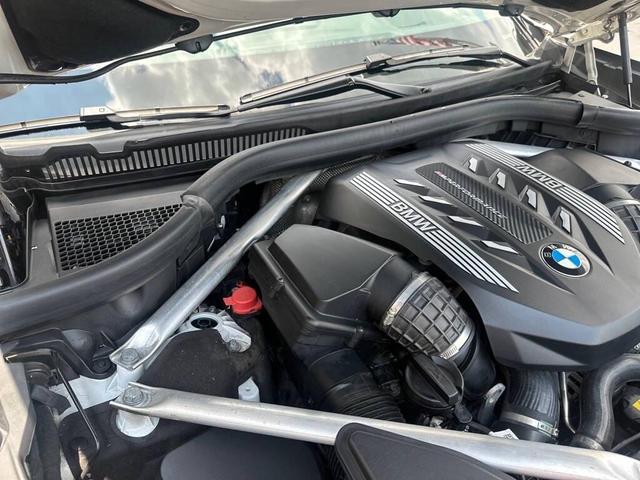 Photo of 2021 White BMW X7