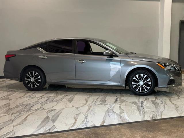 Photo of 2019 Gun Metallic Nissan Altima
