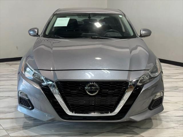 Photo of 2019 Gun Metallic Nissan Altima