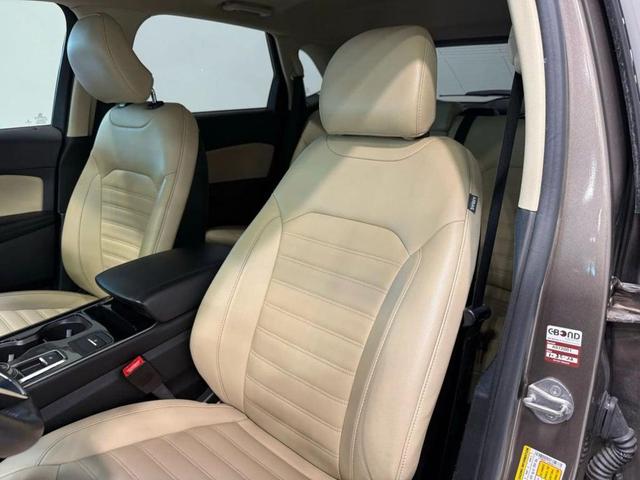 Photo of 2019 Stone Gray Metallic Ford Edge