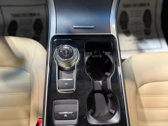 Photo of 2019 Stone Gray Metallic Ford Edge