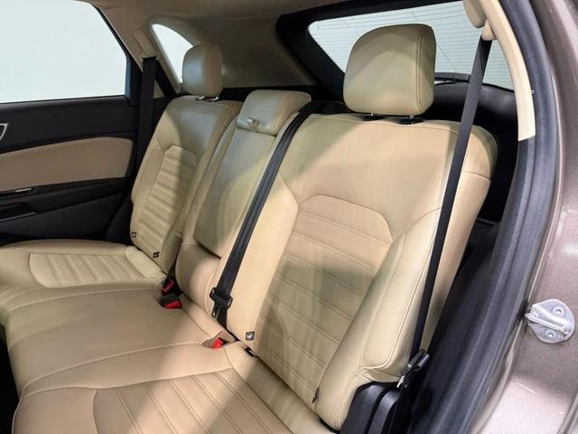 Photo of 2019 Stone Gray Metallic Ford Edge