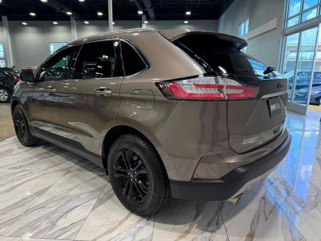 Photo of 2019 Stone Gray Metallic Ford Edge