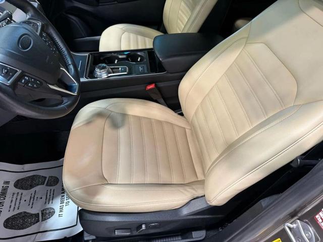 Photo of 2019 Stone Gray Metallic Ford Edge