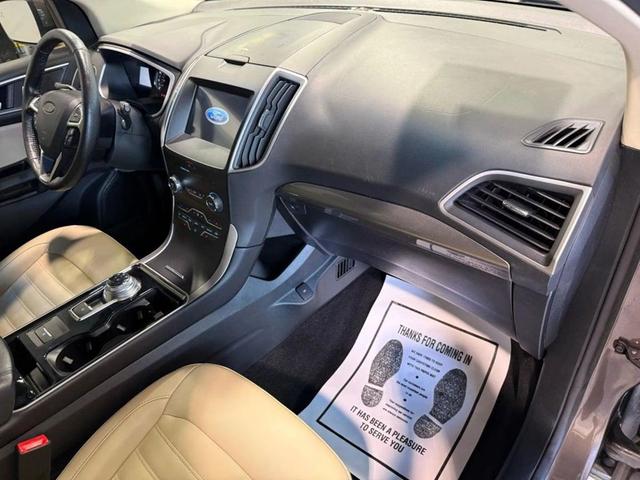 Photo of 2019 Stone Gray Metallic Ford Edge