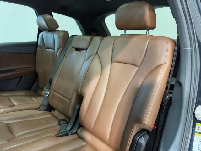 Photo of 2017 Ink Blue Metallic Audi Q7
