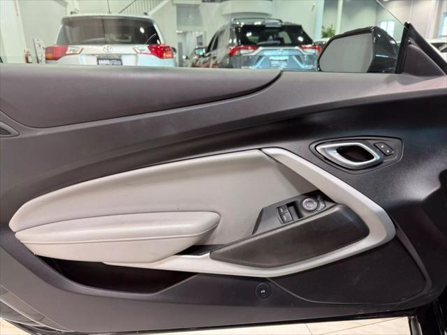 Photo of 2022 Black Chevrolet Camaro