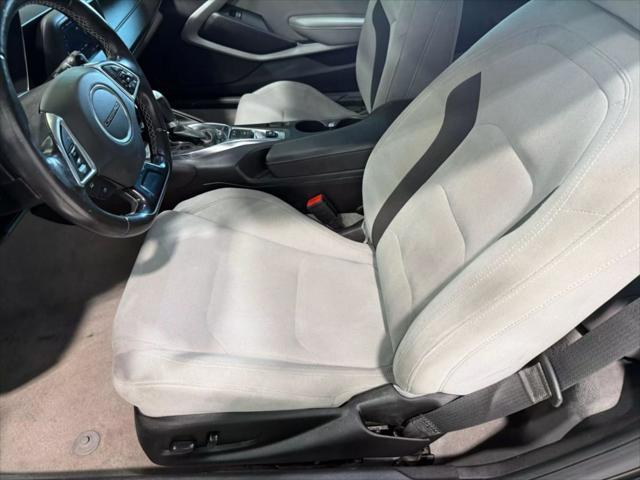 Photo of 2022 Black Chevrolet Camaro