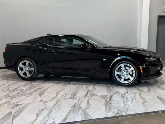 Photo of 2022 Black Chevrolet Camaro