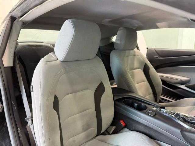 Photo of 2022 Black Chevrolet Camaro