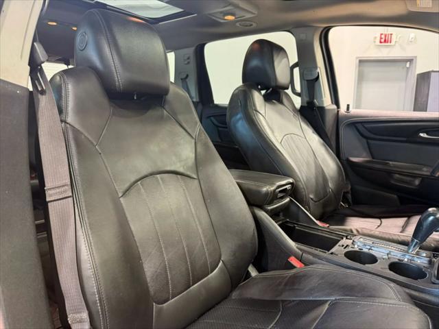 Photo of 2015 Black Granite Metallic Chevrolet Traverse