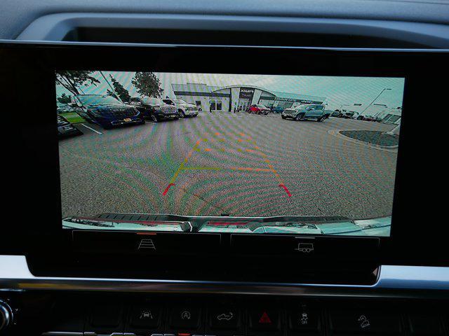 Photo of 2025 Summit White GMC Sierra 1500