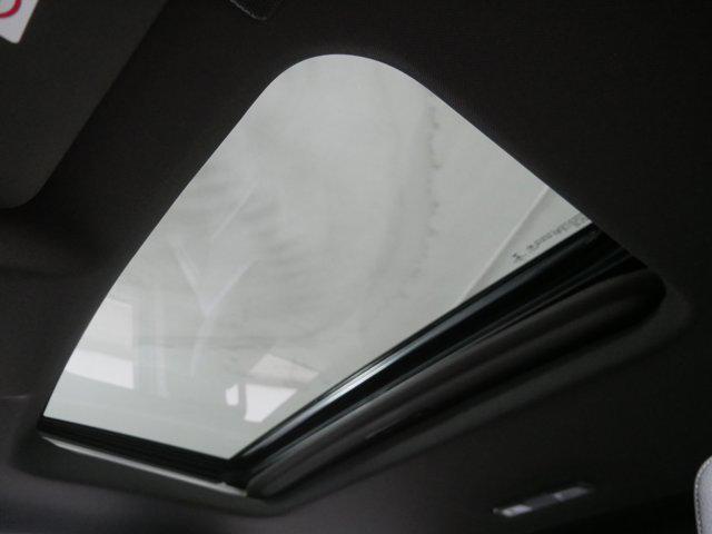 Photo of 2023 White Frost Tricoat GMC Sierra 2500