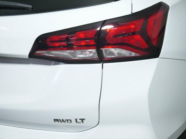 Photo of 2022 Summit White Chevrolet Equinox