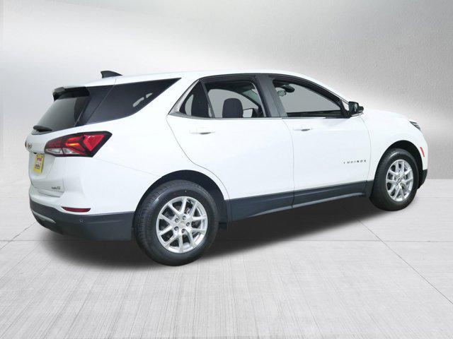 Photo of 2022 Summit White Chevrolet Equinox