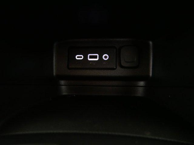 Photo of 2022 Summit White Chevrolet Equinox