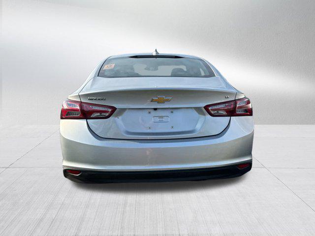 Photo of 2019 Summit White Chevrolet Malibu