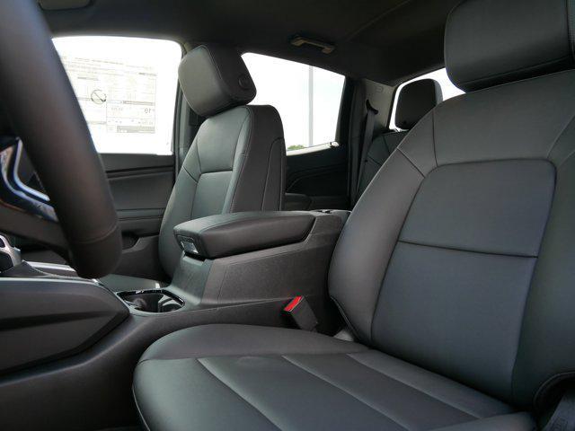 Photo of 2025 Summit White Chevrolet Colorado