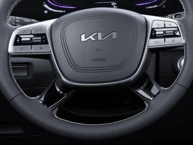 Photo of 2025 White Kia Telluride