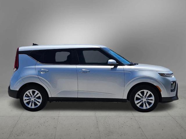 Photo of 2021 Sparkling Silver Kia Soul