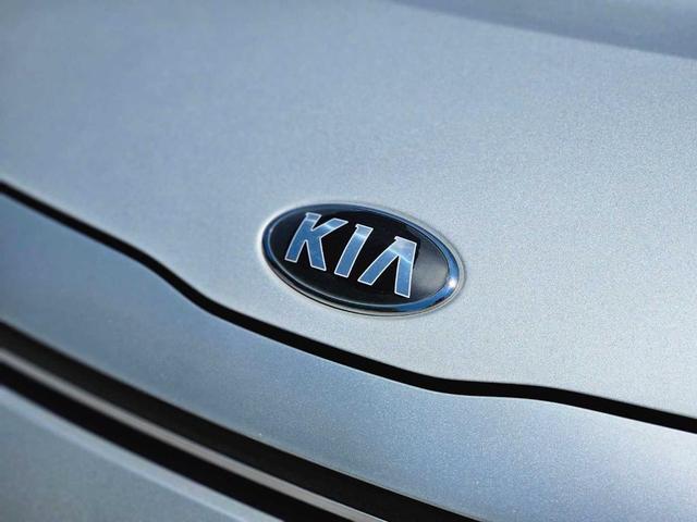 Photo of 2021 Sparkling Silver Kia Soul