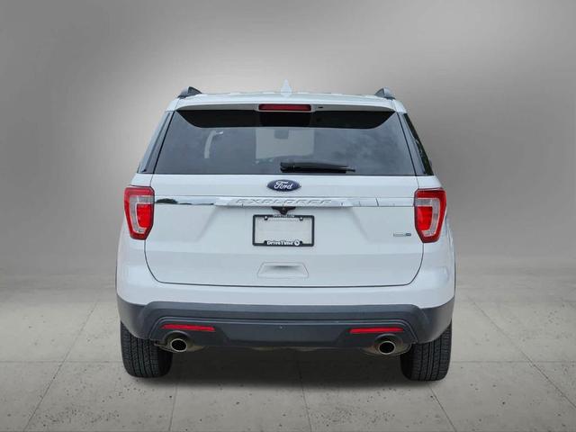 Photo of 2016 Oxford White Ford Explorer