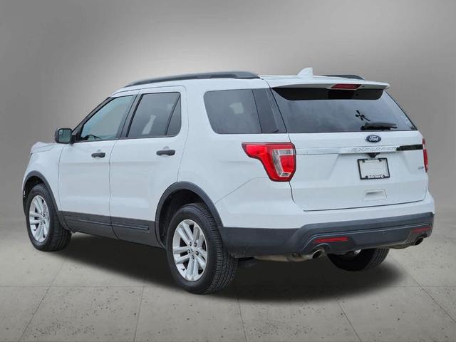 Photo of 2016 Oxford White Ford Explorer