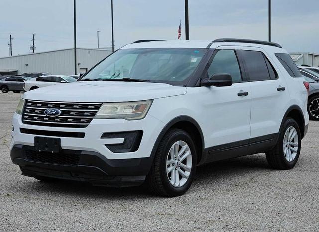 Photo of 2016 Oxford White Ford Explorer